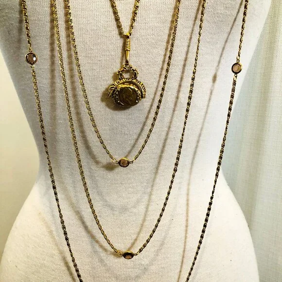 Vintage 1960s Goldette Jewelry Multi Strand Necklace with Pendants in Gold Tone - Picture 3 of 15